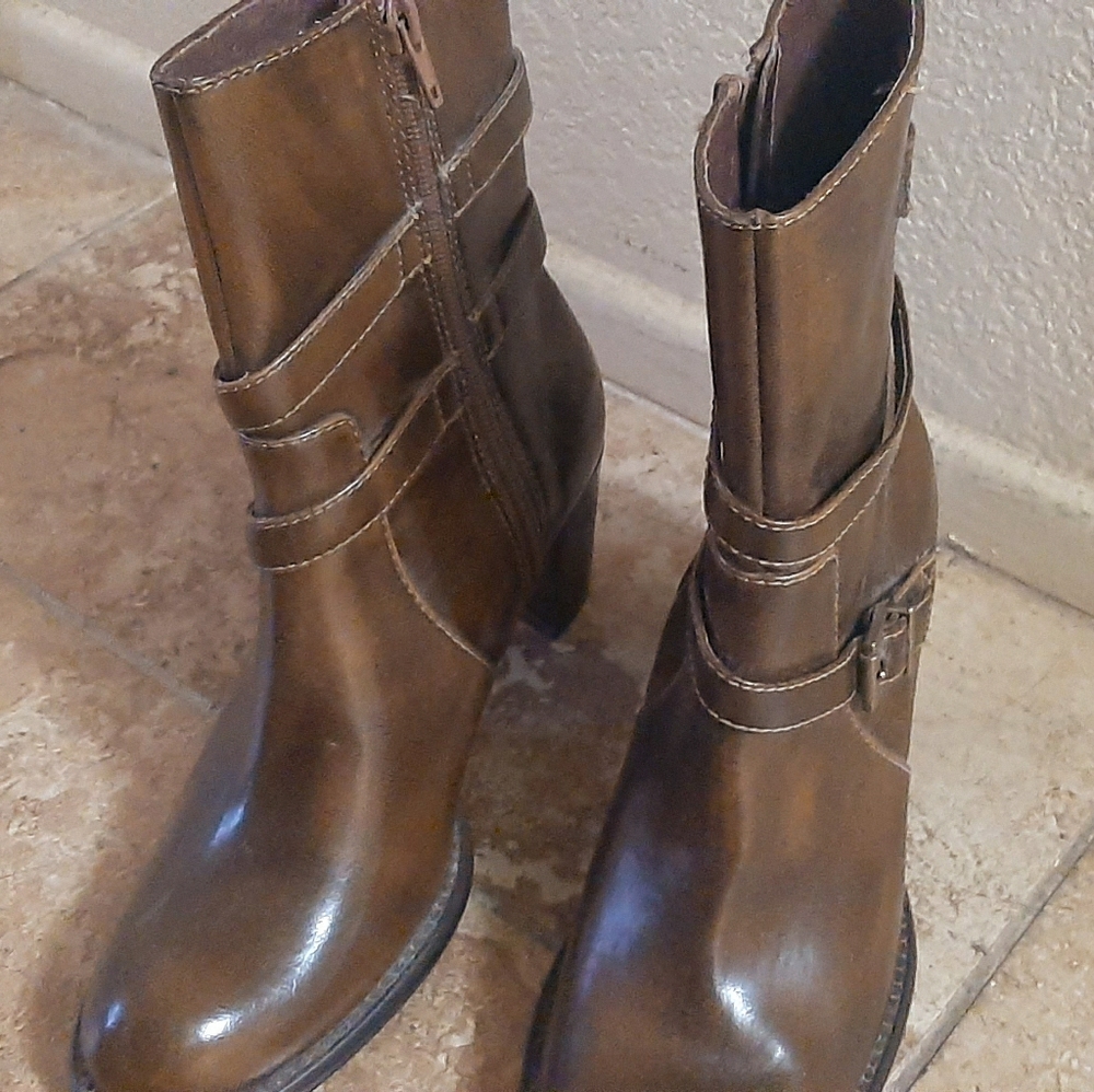 *NEW* FALL Leather Boots